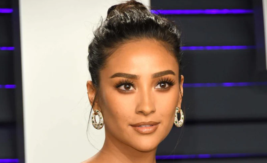 Shay Mitchell Net Worth: Income Sources, Investments, And Lifestyle